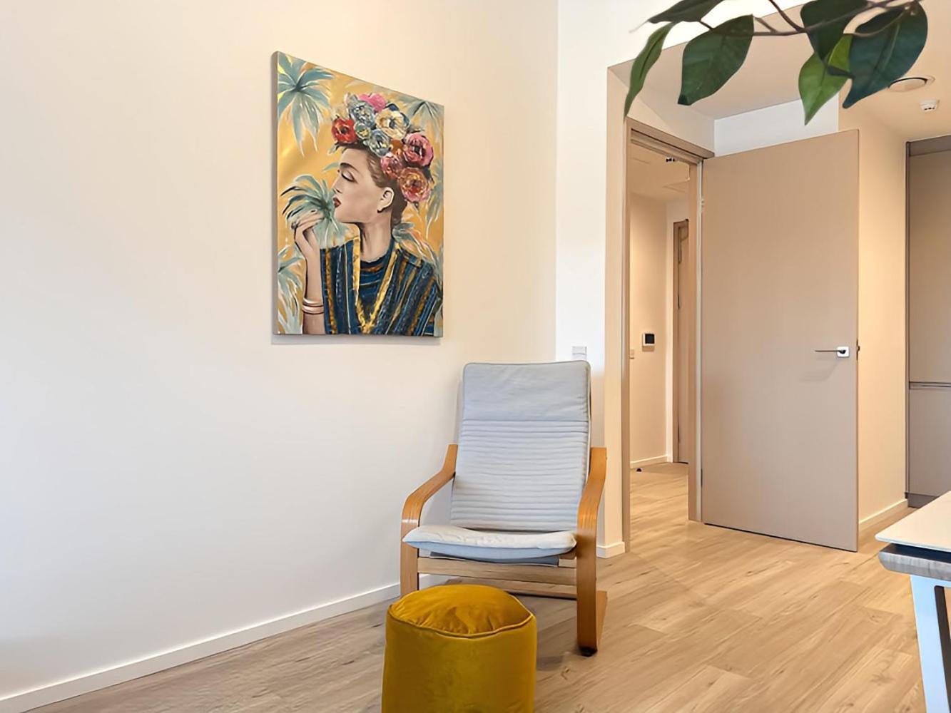 1Br Luxury Flat At Train Station - Long Stays Welcome - Just Ask Milton Keynes Bagian luar foto